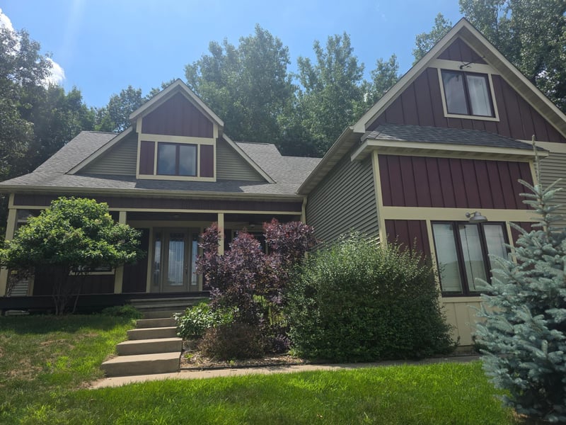 1067 Pioneer Rd, Red Wing, MN 55066