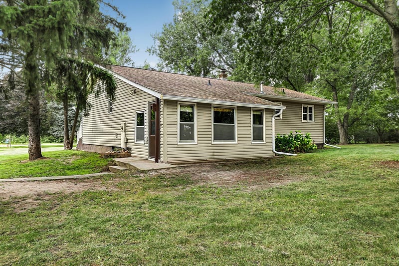 25385 County Road 34, Paynesville, MN 56362