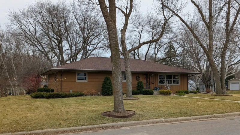 1502 N 5th St, Montevideo, MN 56265