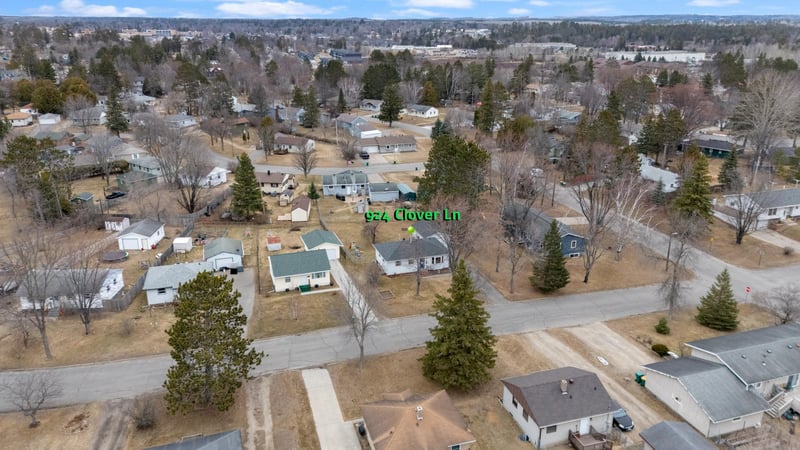 924 Clover Ln, Grand Rapids, MN 55744
