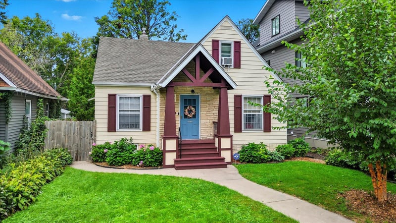 865 19th Ave SE, Minneapolis, MN 55414