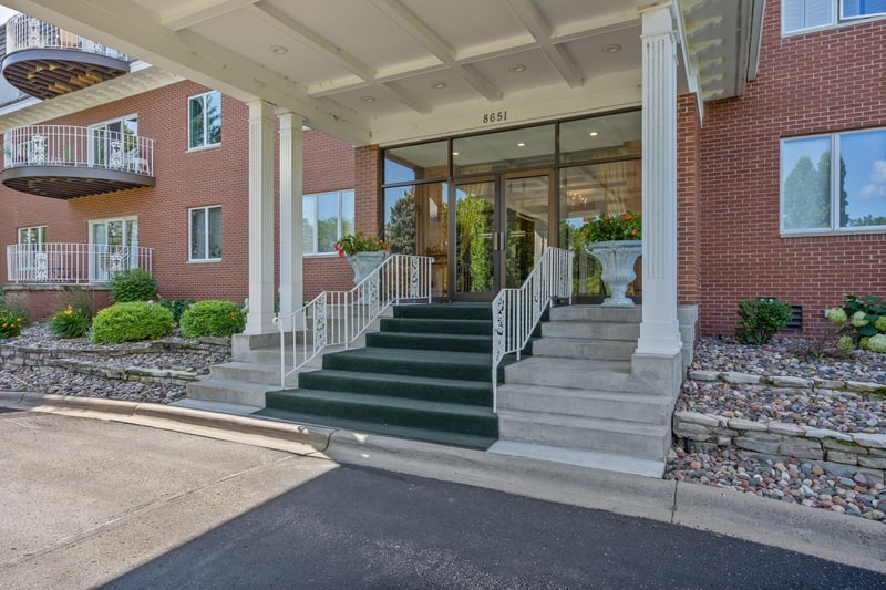 8651 Basswood Rd #302, Eden Prairie, MN 55344