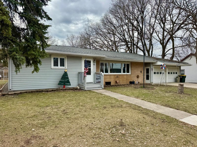 760 2nd St E, Lake Lillian, MN 56253