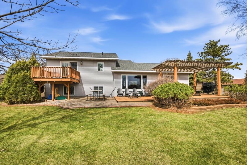 12323 212th Ave NE, New London, MN 56273