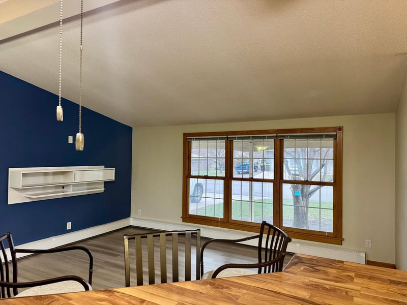 301 S 4th St, Olivia, MN 56277