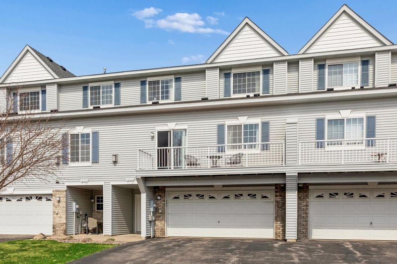 18364 Kerrville Trl, Lakeville, MN 55044