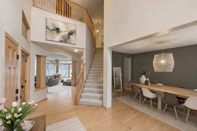 18412 Pathfinder Dr, Eden Prairie, MN 55347