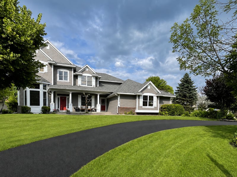 18412 Pathfinder Dr, Eden Prairie, MN 55347