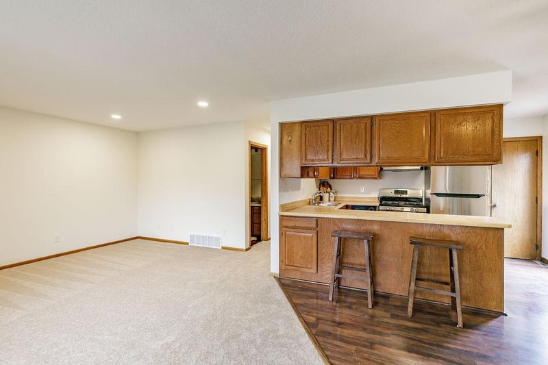 312 Cedar Ln, Montevideo, MN 56265