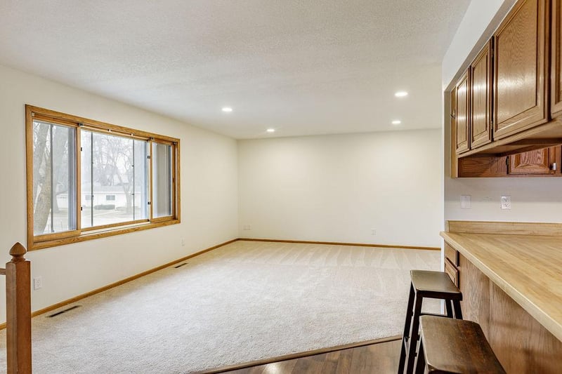 312 Cedar Ln, Montevideo, MN 56265