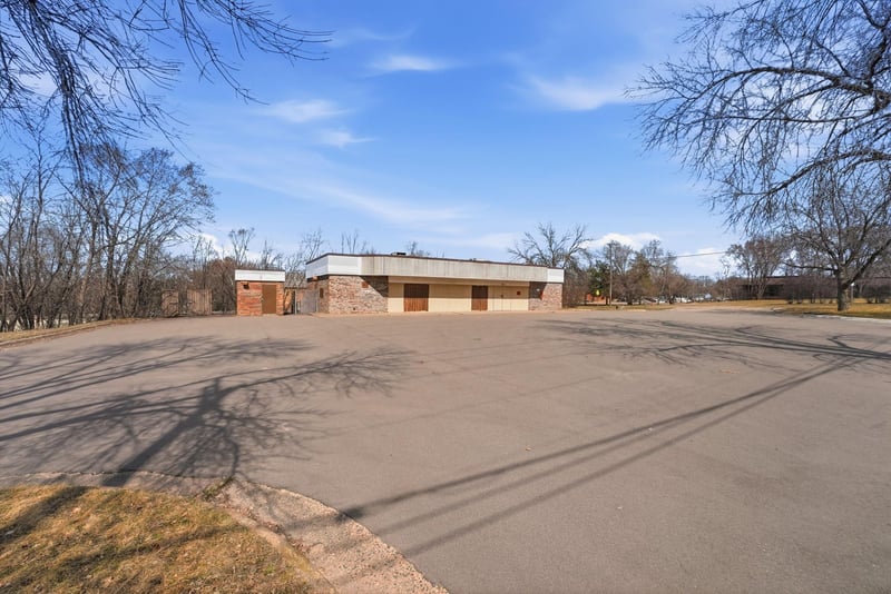 2491 County Road E E, White Bear Lake, MN 55110