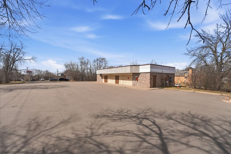 2491 County Road E E, White Bear Lake, MN 55110