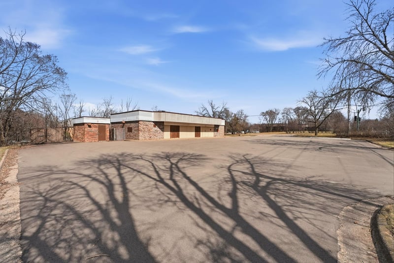 2491 County Road E E, White Bear Lake, MN 55110