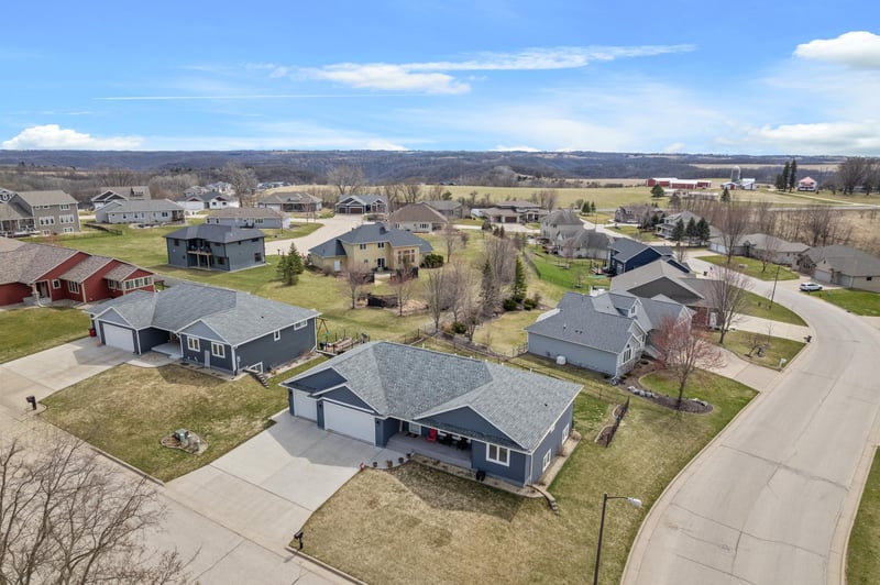 1363 Summit Dr, Winona, MN 55987