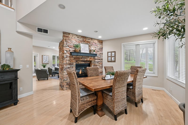4160 Trillium Ln E, Mound, MN 55364