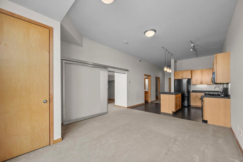 2650 University Ave W #221, Saint Paul, MN 55114