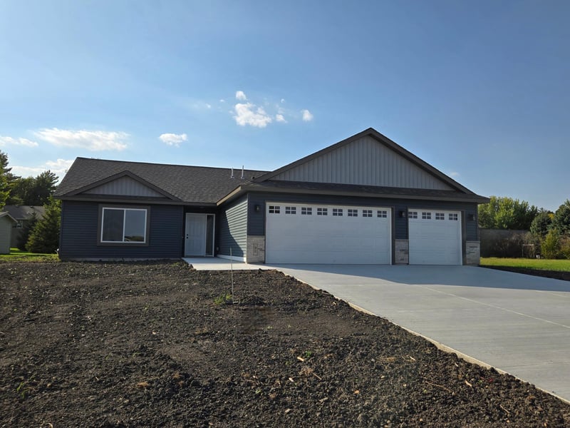 86 Balsam Ln, Madison Lake, MN 56063