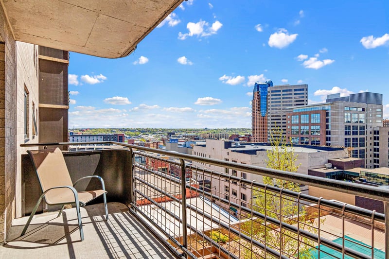 66 9th St E #1613, Saint Paul, MN 55101