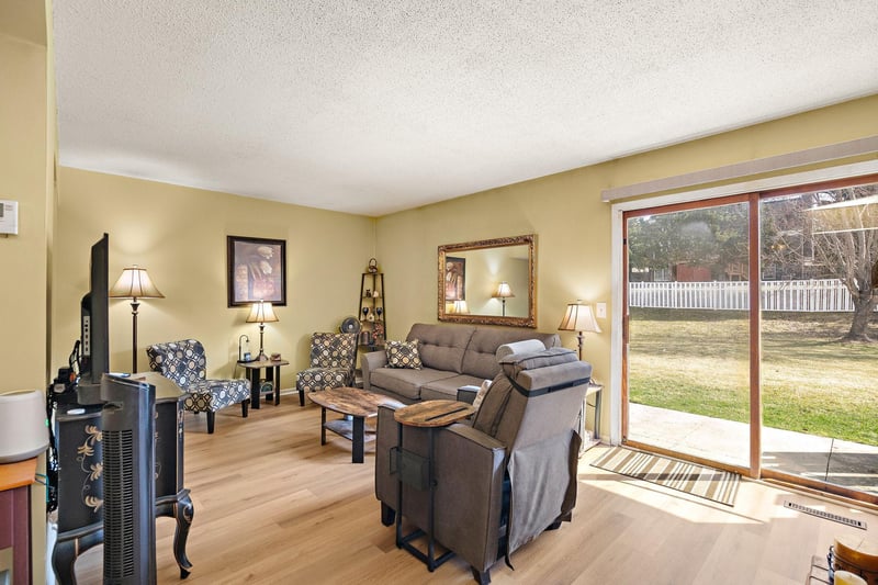 418 Dorland Pl, Maplewood, MN 55119