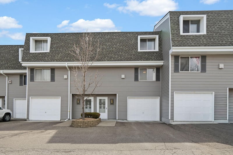 418 Dorland Pl, Maplewood, MN 55119