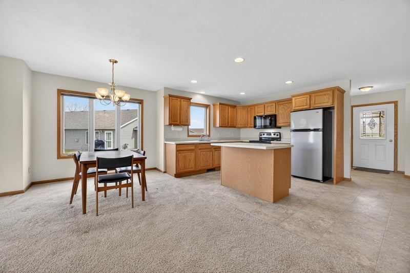 723 14th St E, Wabasha, MN 55981