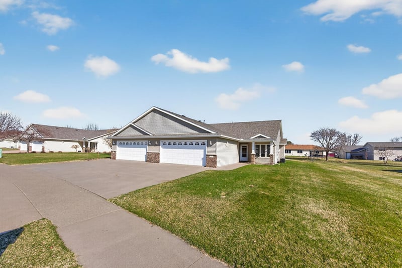 723 14th St E, Wabasha, MN 55981
