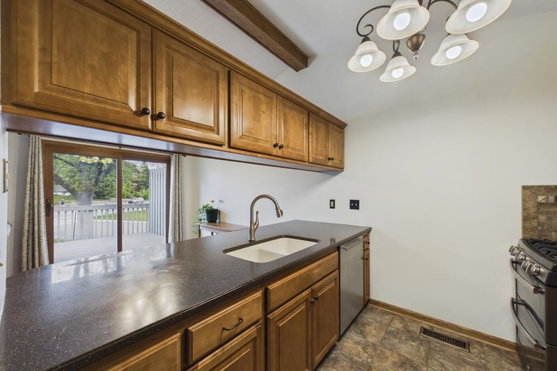 8961 42nd Ave N, New Hope, MN 55427