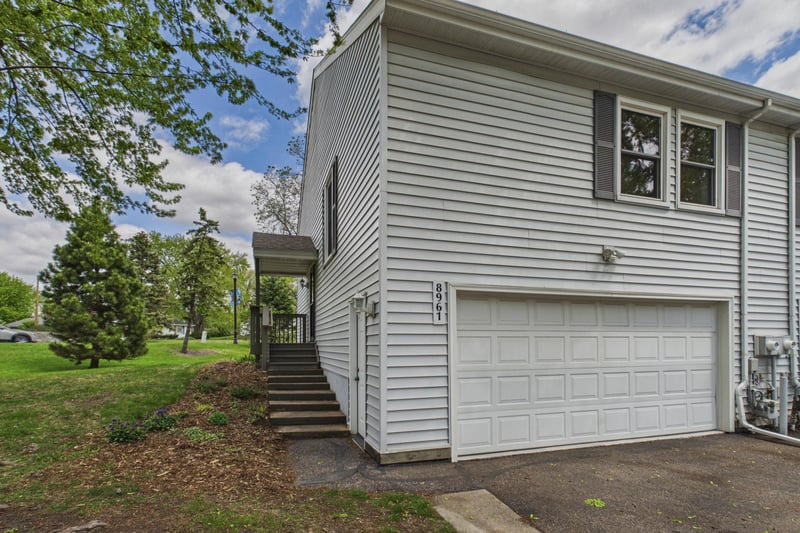 8961 42nd Ave N, New Hope, MN 55427