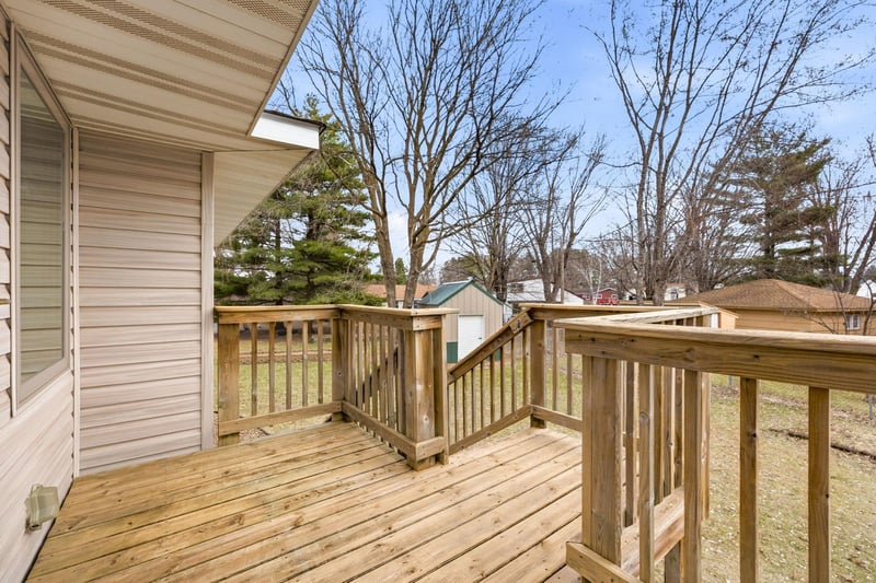 126 Madison Ave N, Lester Prairie, MN 55354