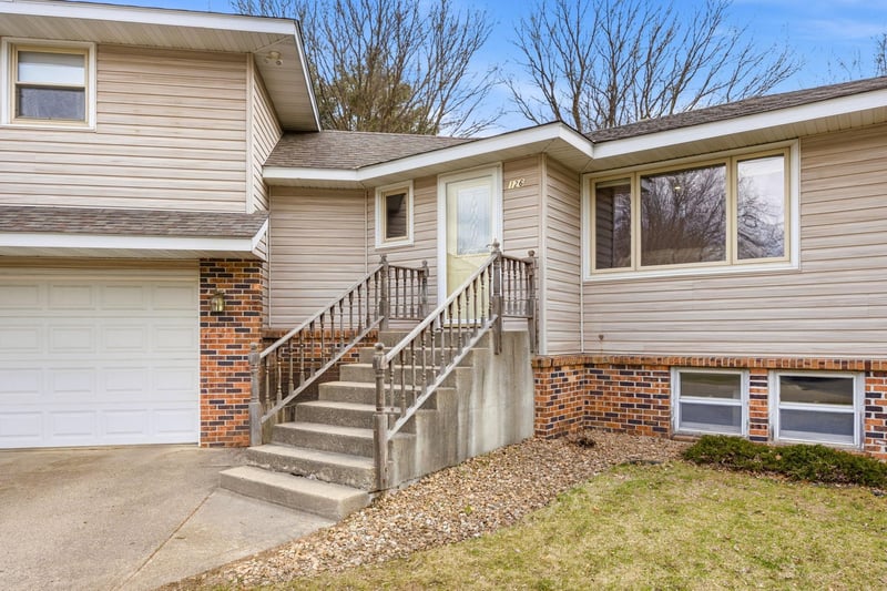 126 Madison Ave N, Lester Prairie, MN 55354