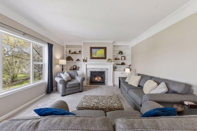 254 Jaspers Cir S, Chaska, MN 55318