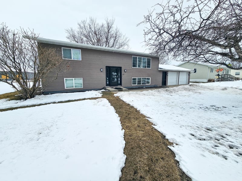 618 Saint Marys Ave SW, Red Lake Falls, MN 56750