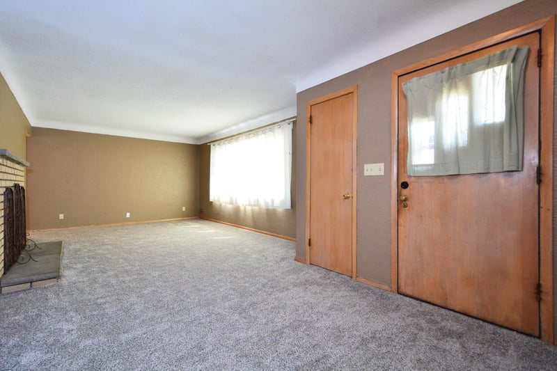 1483 3rd St E, Saint Paul, MN 55106