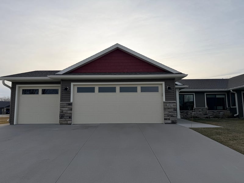 147 Highland Cir, Zumbrota, MN 55992