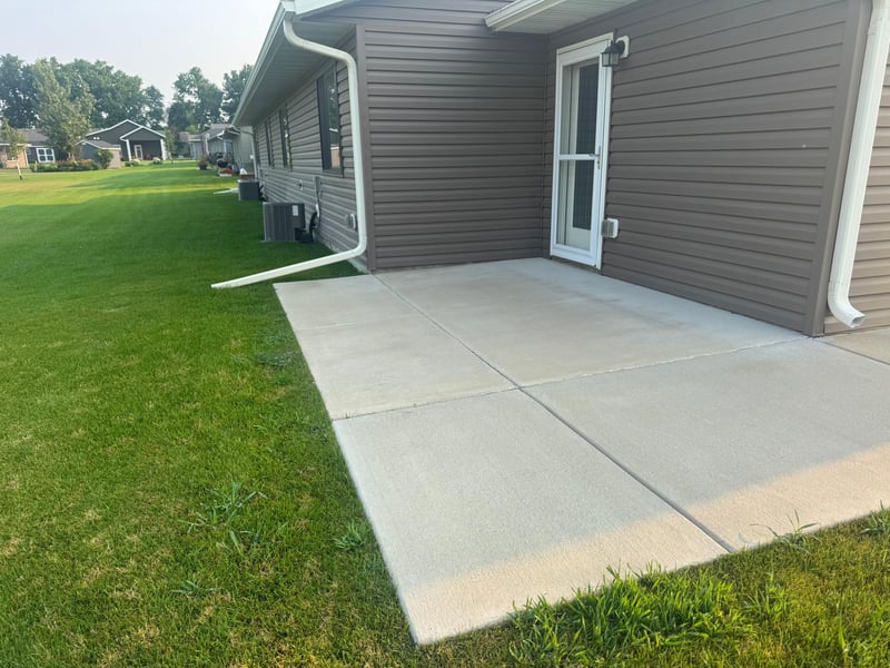 147 Highland Cir, Zumbrota, MN 55992