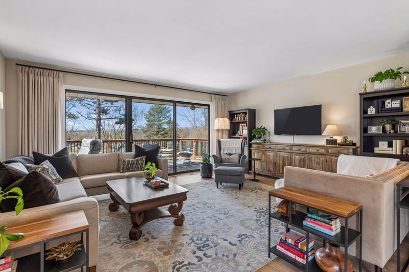 1964 Sky High Dr, New Brighton, MN 55112