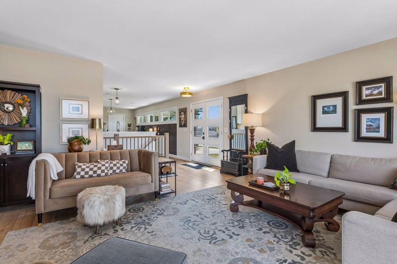 1964 Sky High Dr, New Brighton, MN 55112