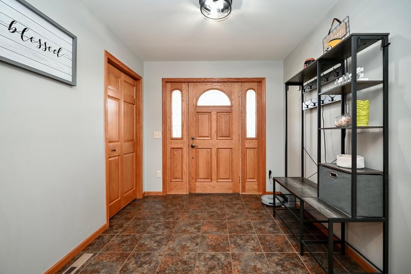 S2838 Fern Cir, Fountain City, WI 54629