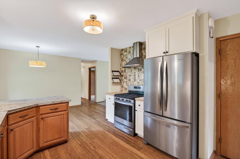 17625 13th Ave N, Plymouth, MN 55447