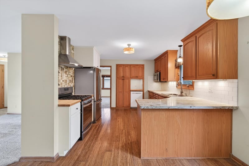 17625 13th Ave N, Plymouth, MN 55447