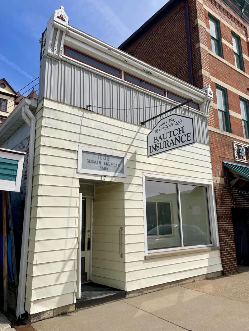 117 S Main St, Alma, WI 54610