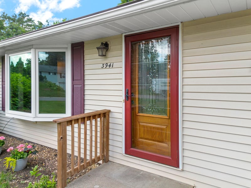 3941 Portland Ave, White Bear Twp, MN 55110
