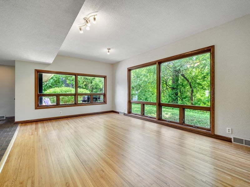 4206 Cedar Lake Rd S, Saint Louis Park, MN 55416