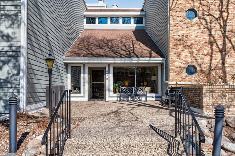 3020 Saint Albans Mill Rd #105, Hopkins, MN 55305