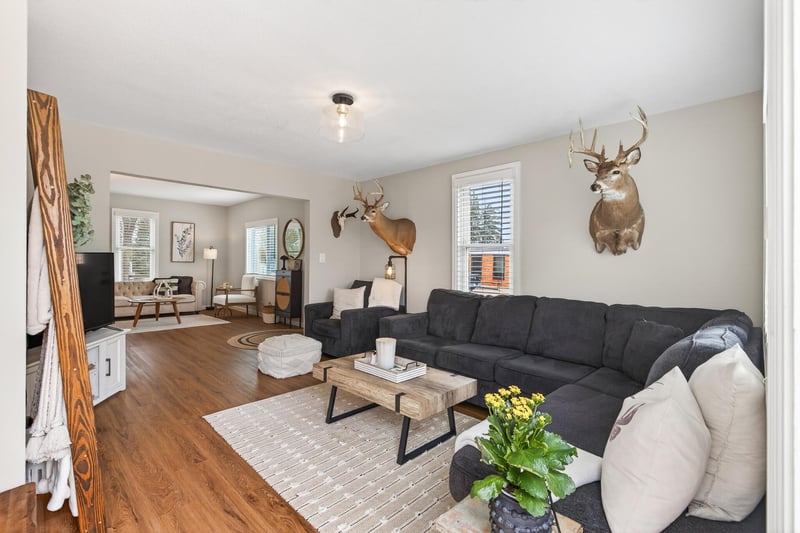 24 Main St E, Young America, MN 55397