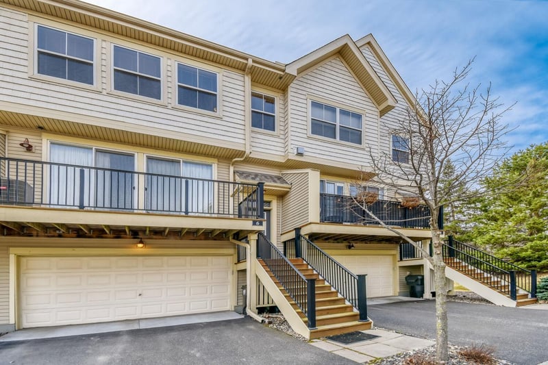 4615 Victor Pa #6, Hugo, MN 55038