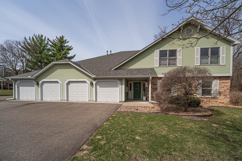10742 Toledo Ct, Bloomington, MN 55437