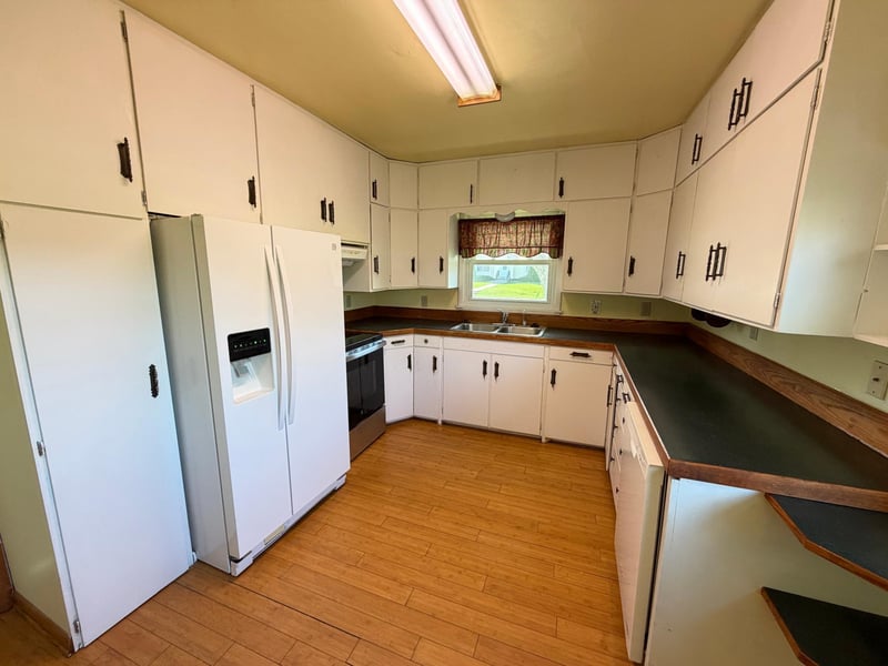 19 7th Ave NE, Elbow Lake, MN 56531