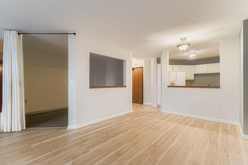 6500 Woodlake Dr #401, Richfield, MN 55423