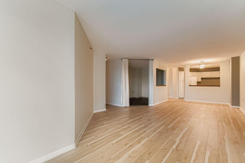 6500 Woodlake Dr #401, Richfield, MN 55423